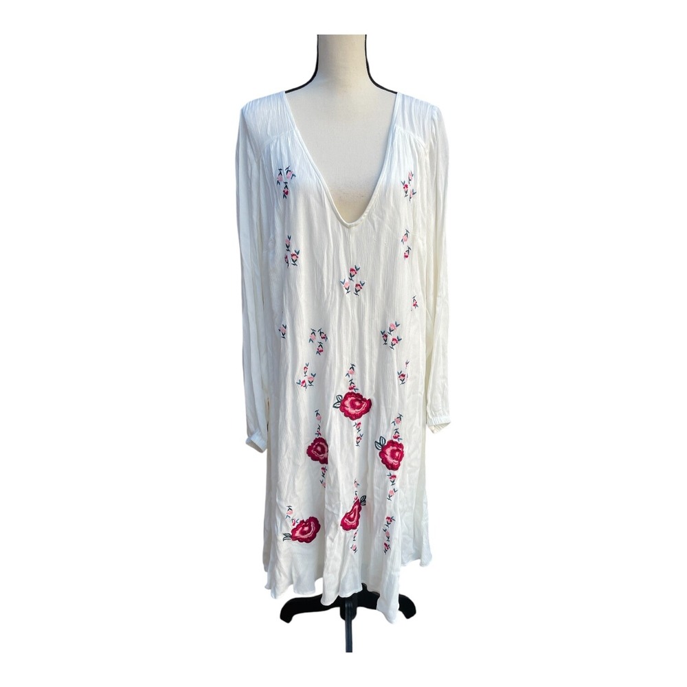 TORRID Dress Women's Large‎ (00) White Floral Embroidered Boho Resortwear NWT
